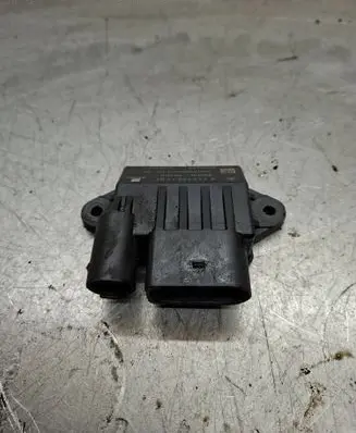 Mercedes-Benz E W211 Glow plug pre-heat relay A6429007801 17181001811 E2110021041