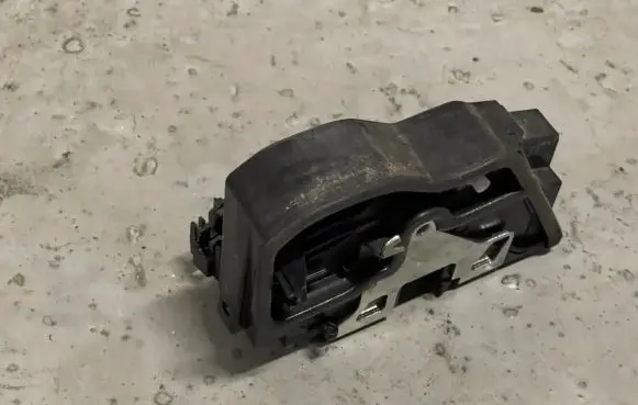 BMW 4 F36 Gran coupe Rear door lock A053702 7202148