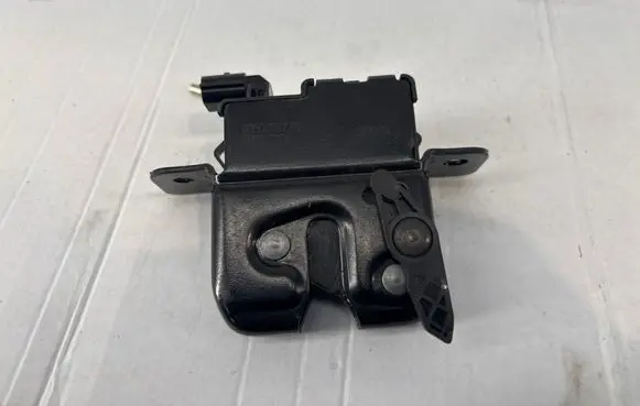 Dacia Logan II Loading door lock 905037373R 201014 40707205