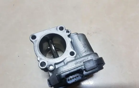 Peugeot 5008 Throttle valve 28275019 9673534480