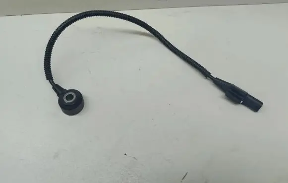 Volkswagen Golf VII Detonation knock sensor 06K905377