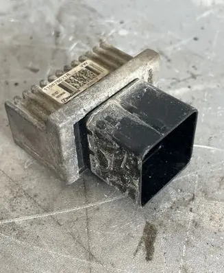 Renault Master III Glow plug pre-heat relay 110678071R