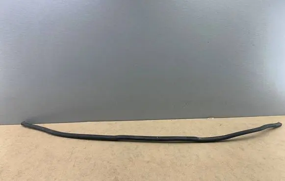 BMW 1 E81 E87 Engine compartment rubber 6935369 64316935369