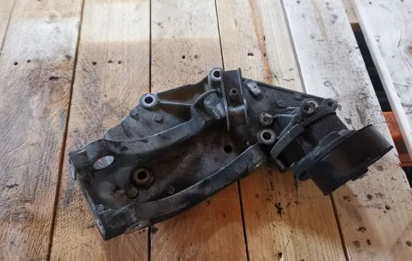Citroen C5 Generator/alternator bracket 