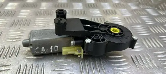 Mercedes-Benz E W212 Seat adjustment motor P10725501 0390203324