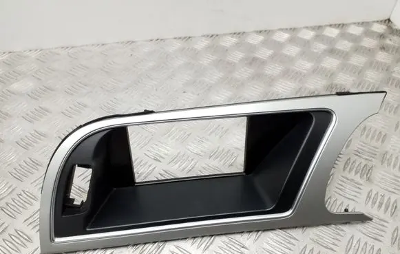 Audi A5 Sportback 8TA Radio/GPS head unit trim 8T2857185H