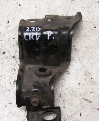 Honda CR-V Fender mounting bracket