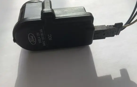 Headlight level adjustment motor