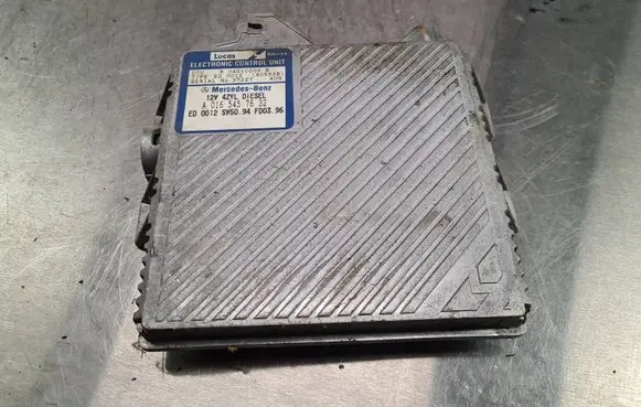 Mercedes-Benz C W203 Engine control unit/module A0165457632 80553B 04010009B