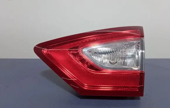 Ford Mondeo MK V Rear/tail lights DS73-13A602JF