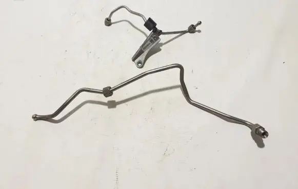 Porsche Panamera (970) Fuel injector supply line/pipe 