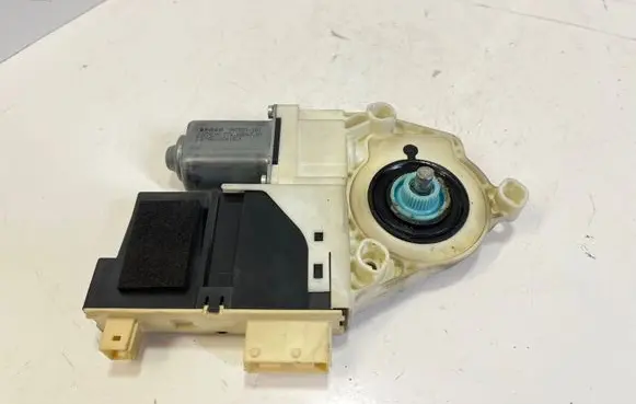 Citroen C4 I Front door window regulator motor 0536010901