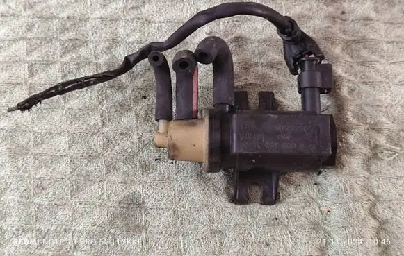 Mercedes-Benz C AMG W204 Turbo solenoid valve A0091533128 10T229 70078208