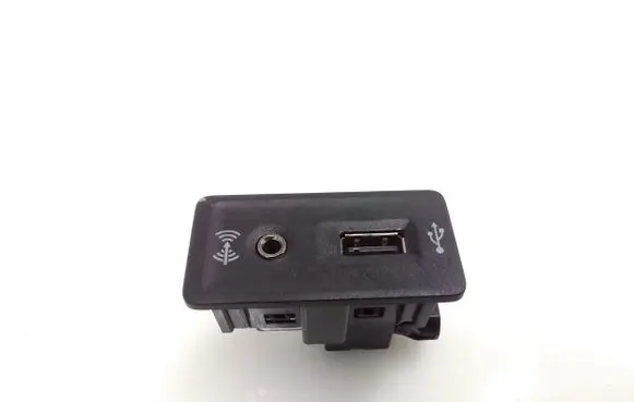 Porsche Panamera (971) USB socket connector 9P1035222A 5Q0035726H