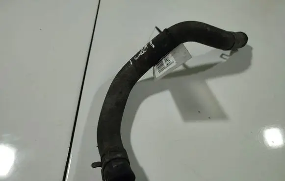 Toyota Avensis Verso Engine coolant pipe/hose