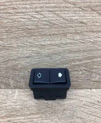 BMW 5 E39 Electric window control switch 8368974