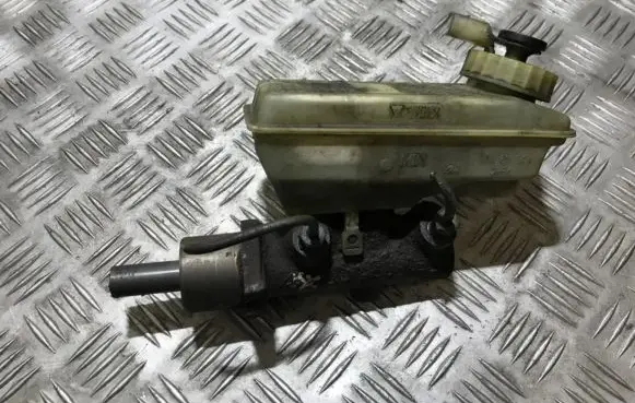 Volkswagen Sharan Master brake cylinder 7m1611303
