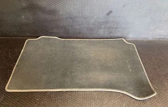 Mercedes-Benz C W204 Front floor mat A2046802848 194318 09W19