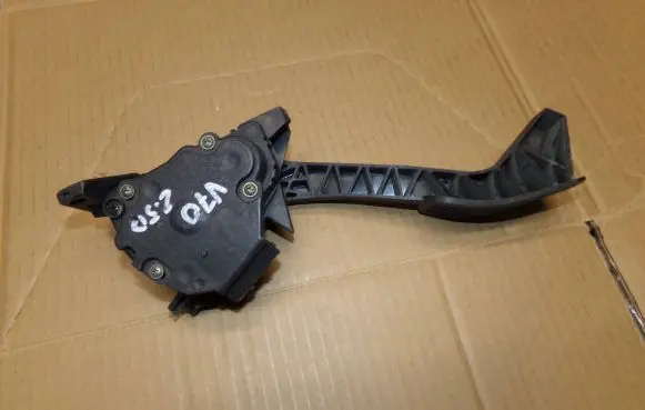 Volvo S70 V70 V70 XC Accelerator throttle pedal 9209745