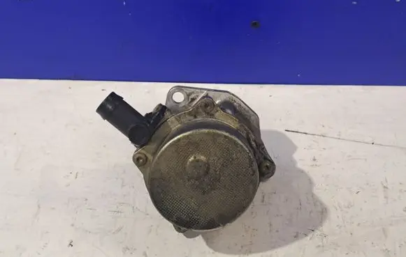 Volvo S40, V40 Vacuum pump 8200072985 31216387