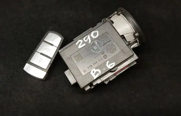 Volkswagen PASSAT B6 Ignition lock 3C0905843M