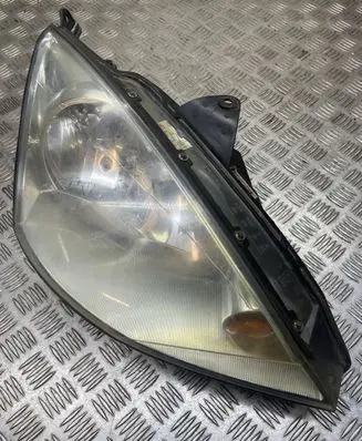 Ford Focus Headlight/headlamp 2M5113W029BD 0374D
