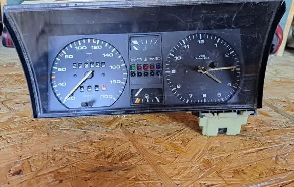 Volkswagen Golf II Speedometer (instrument cluster) 191919033MD 191919059AB