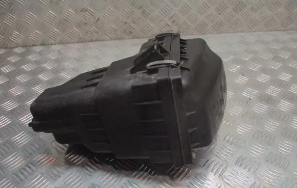 Opel Agila A Air filter box 09204631