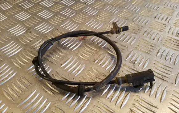 Mitsubishi Colt ABS brake wheel speed sensor MR955037E