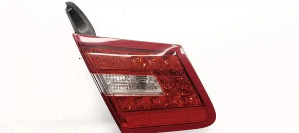 Tailgate rear/tail lights