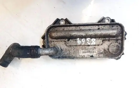 Toyota Avensis T250 Engine oil radiator 157100r01000 15710-0r010-00