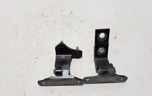 Infiniti FX Rear door upper hinge 824011CA0A