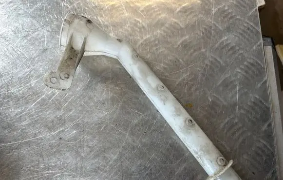 Nissan Qashqai Window washer liquid tank fill tube 