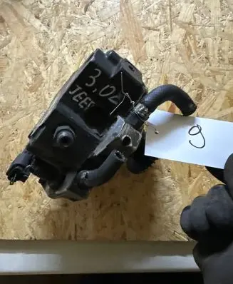 Jeep Grand Cherokee (WK) Fuel injection high pressure pump 0445010095 A6420700201