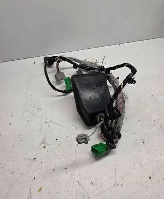 Volvo V70 Front door wiring loom 8690290