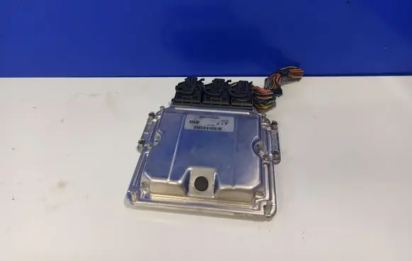 Volvo S40, V40 Engine control unit/module 0281011086