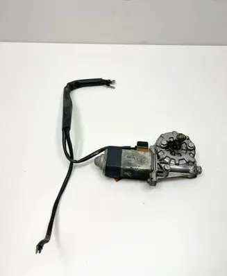 Mercedes-Benz SLC C107 Front door window regulator motor 0130821017