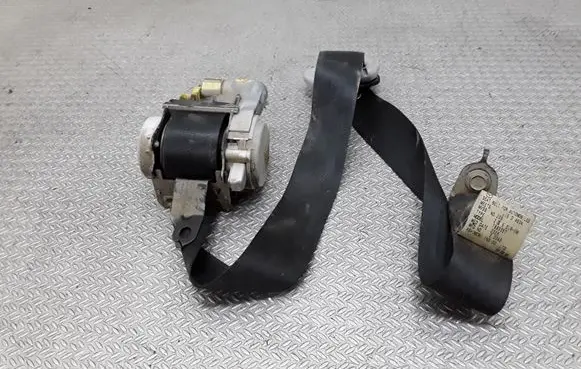Mazda 5 Front seatbelt T89335T