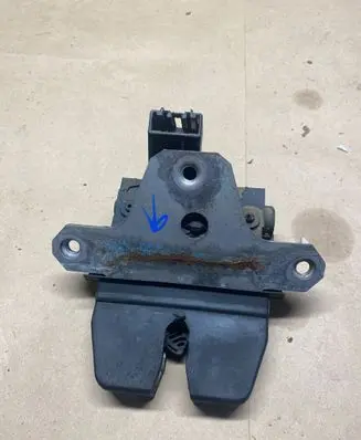 Ford Focus Tailgate/trunk/boot lock/catch/latch BM517443A66 351112