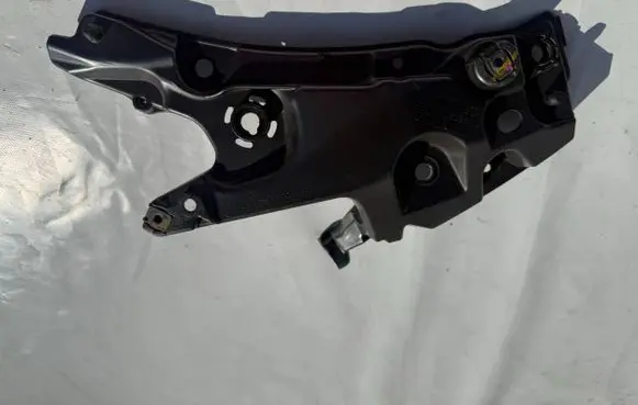 Volvo V60 Fender mounting bracket 31468231