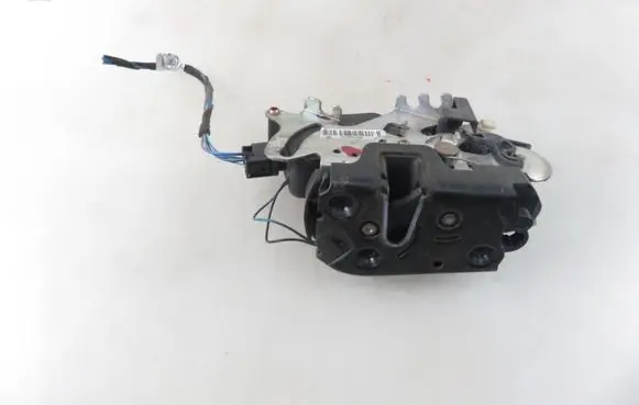 Mercedes-Benz Vito Viano W639 Front door lock A2C53027407 6397200535