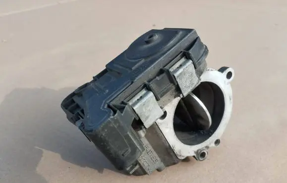Iveco Daily 35 - 40.10 Throttle valve 5801727743 C146 54DTE3L