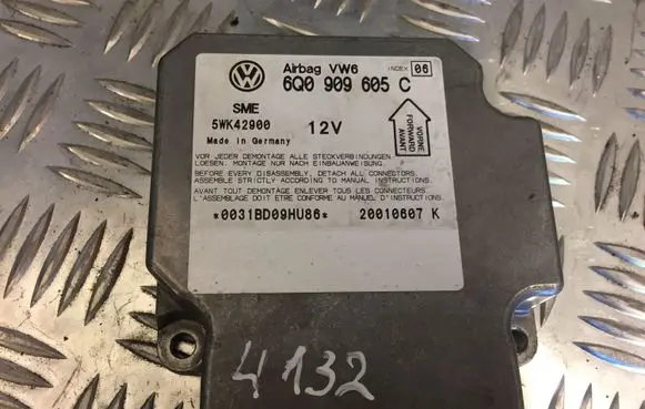 Volkswagen PASSAT B5.5 Airbag control unit/module 6Q0909605C 4132