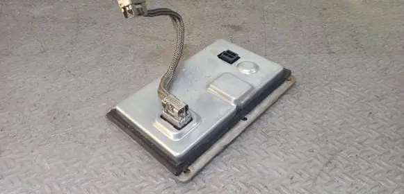 Volvo V70 Headlight ballast module Xenon 89035113