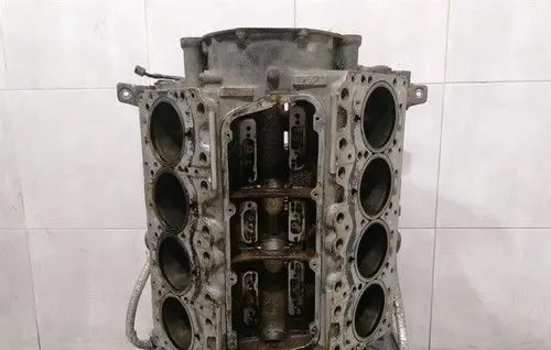 Bentley T2 Engine block