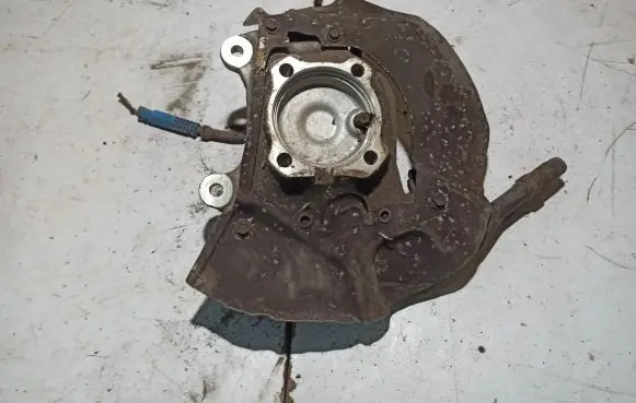 BMW 5 E60 E61 Front wheel hub 6760954