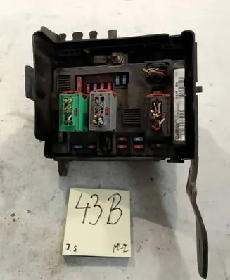 Citroen C3 Fuse module 9650663980