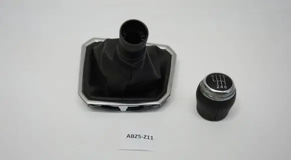 Dacia Sandero Gear lever shifter trim leather/knob 969357007R