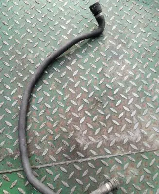 BMW 5 E60 E61 Engine coolant pipe/hose 7787458