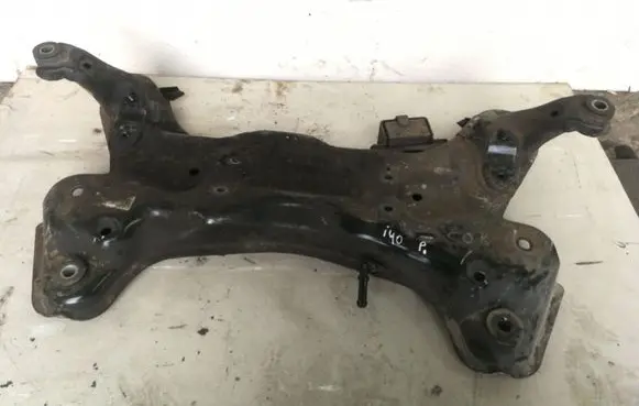 Hyundai i40 Front subframe 624013Z100